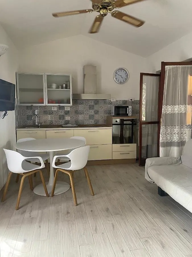 Apartment Casa Vacanze A Tre Minuti A Piedi Dal Mare Fort Village Italy